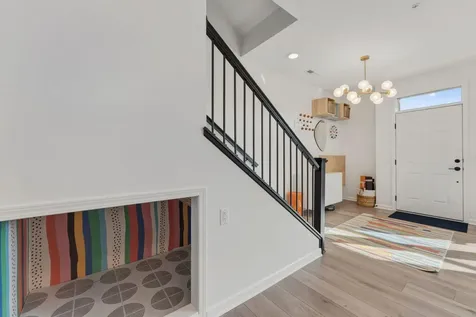 879 Woodlawn Avenue Saint Paul MN 55116