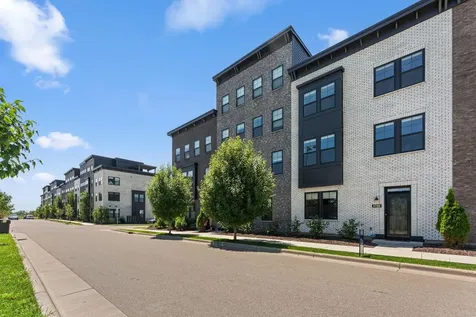 879 Woodlawn Avenue Saint Paul MN 55116