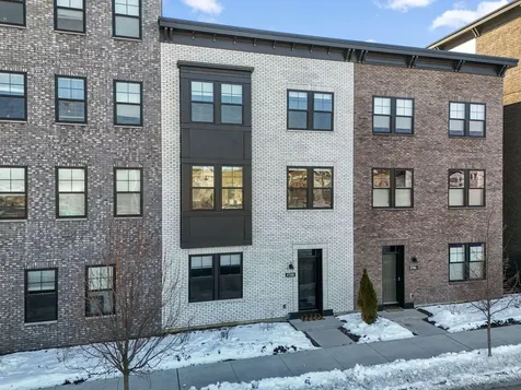 879 Woodlawn Avenue Saint Paul MN 55116