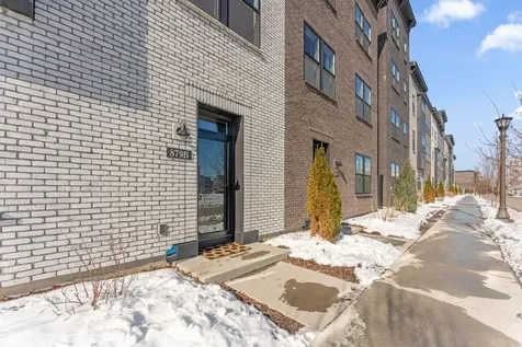 879 Woodlawn Avenue Saint Paul MN 55116