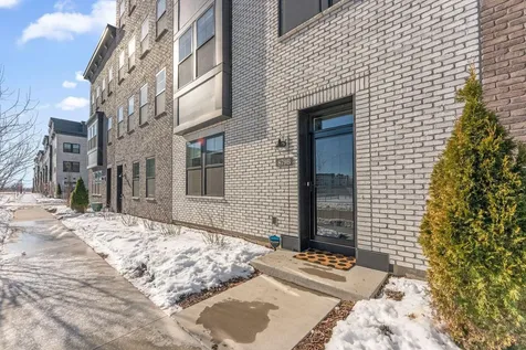879 Woodlawn Avenue Saint Paul MN 55116