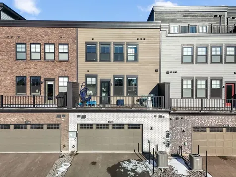 879 Woodlawn Avenue Saint Paul MN 55116