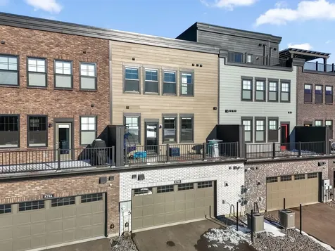 879 Woodlawn Avenue Saint Paul MN 55116