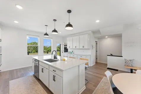 879 Woodlawn Avenue Saint Paul MN 55116
