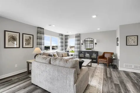 1916 Highview Terrace Shakopee MN 55379