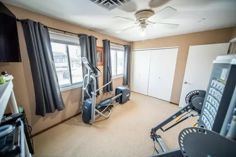907 40th Street NW Rochester MN 55901