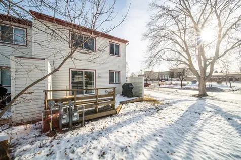 907 40th Street NW Rochester MN 55901