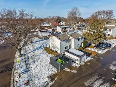 907 40th Street NW Rochester MN 55901