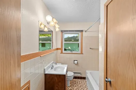 685 51st Avenue NE Columbia Heights MN 55421