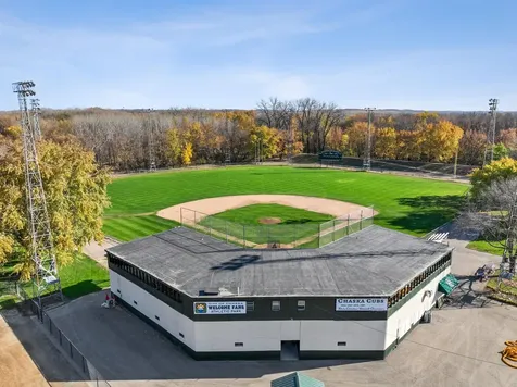 1725 Oak Creek Pass Chaska MN 55318