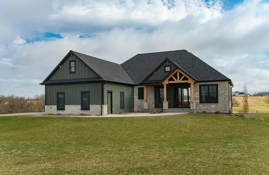 4980 Royal Oaks Circle SW Rochester MN 55902