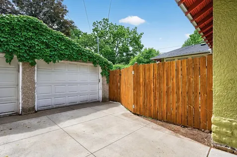 909 W 44th Street Minneapolis MN 55409