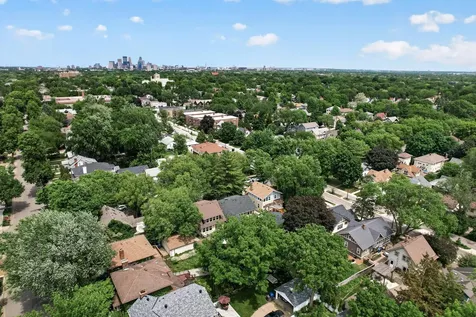 909 W 44th Street Minneapolis MN 55409
