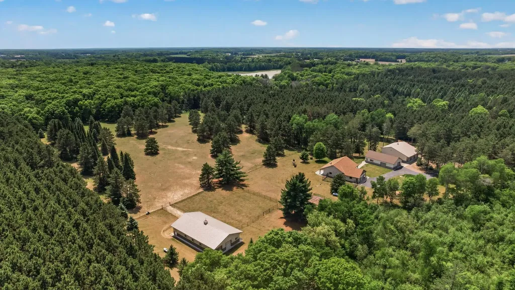 5088 357th Avenue NW Cambridge MN 55017