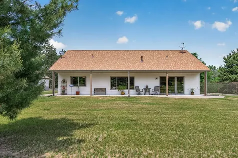 5088 357th Avenue NW Cambridge MN 55017