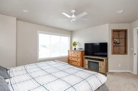 5507 Lori Lane W West Fargo ND 58078