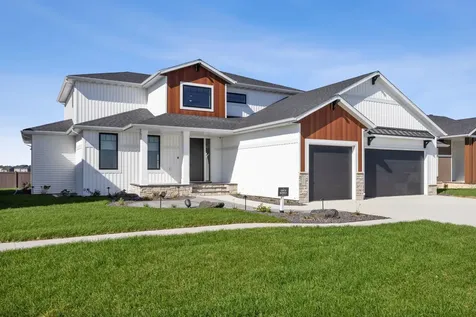 6837 Sunrise Point Horace ND 58047