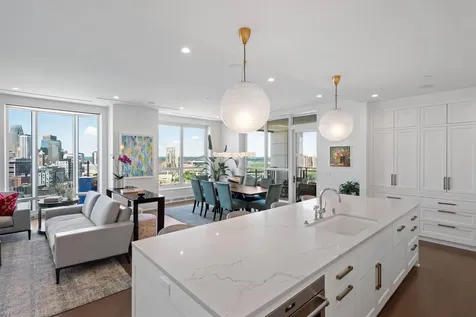 1111 W River Parkway Minneapolis MN 55415