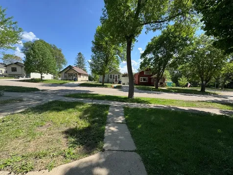 424 W Birch Avenue Fergus Falls MN 56537