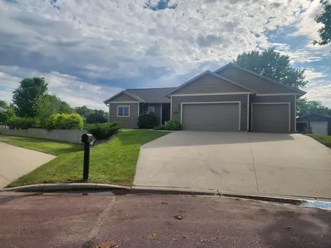 212 Eastwood Drive Redwood Falls MN 56283