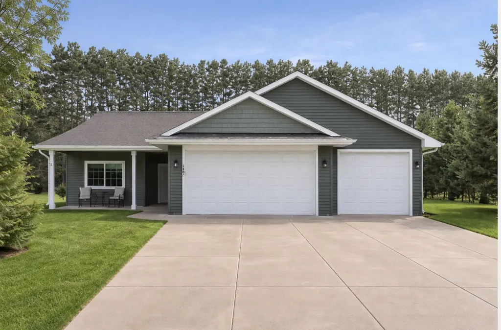 1400 Carriage Hill Drive Hinckley MN 55037