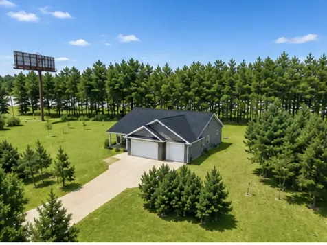 1400 Carriage Hill Drive Hinckley MN 55037