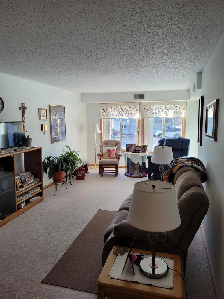 912 Hawthorne Street Alexandria MN 56308