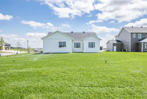 8319 59 Street S Horace ND 58047
