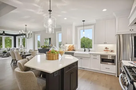 7 Pondview Trail North Oaks MN 55127