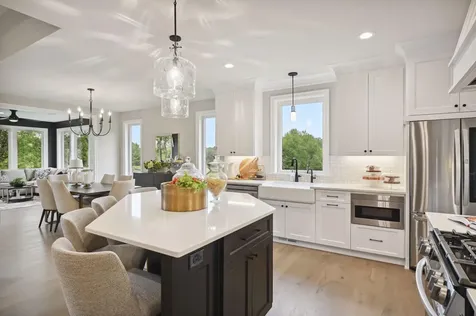 7 Pondview Trail North Oaks MN 55127