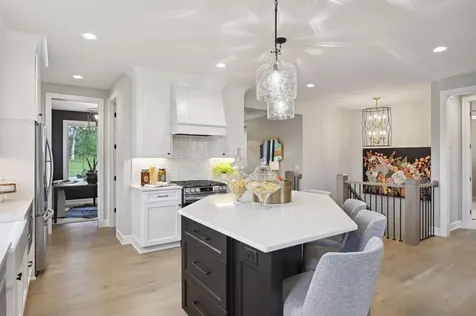 7 Pondview Trail North Oaks MN 55127