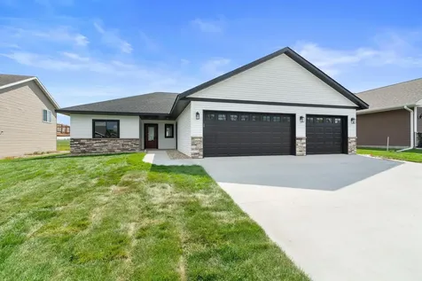 1534 9th Avenue SW Hutchinson MN 55350