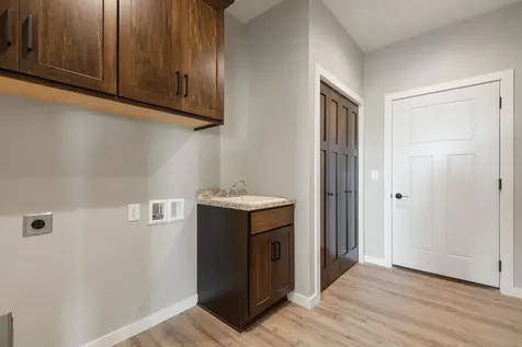 1534 9th Avenue SW Hutchinson MN 55350