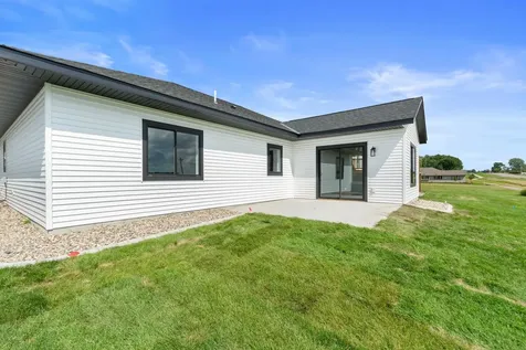 1534 9th Avenue SW Hutchinson MN 55350