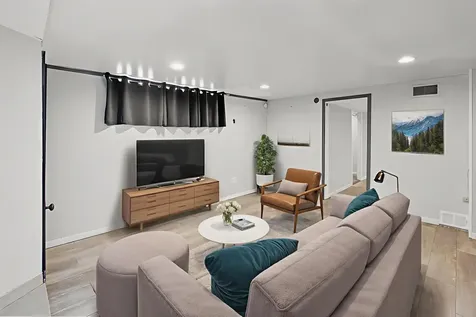 1801 3rd Avenue N Minneapolis MN 55405