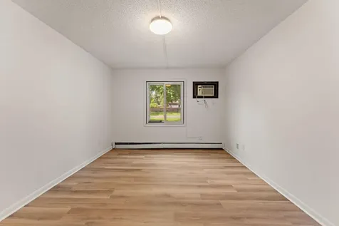 4207 Lakeside Avenue N Brooklyn Center MN 55429