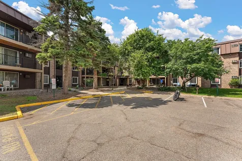 4207 Lakeside Avenue N Brooklyn Center MN 55429
