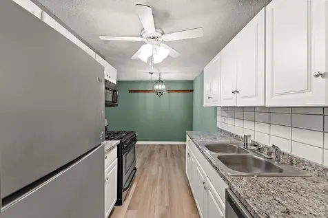 4207 Lakeside Avenue N Brooklyn Center MN 55429