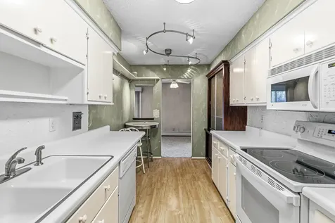 2710 Dale Street N Roseville MN 55113