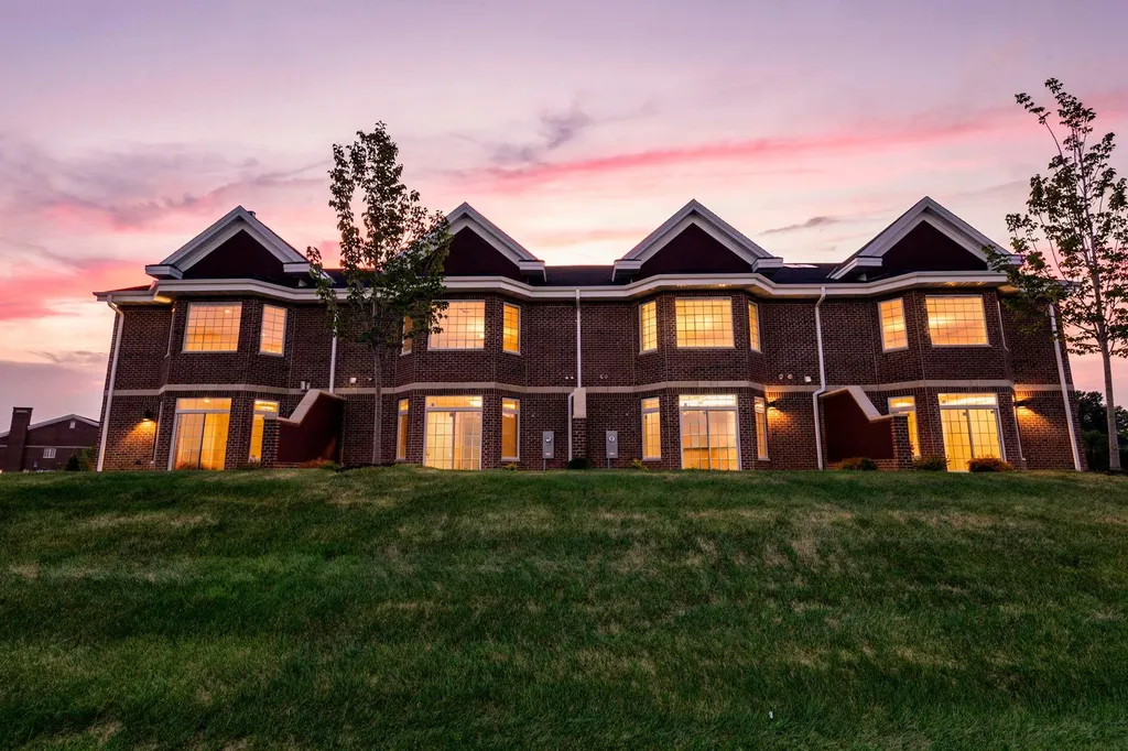10814 Falling Water Lane Woodbury MN 55129