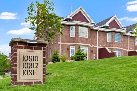 10814 Falling Water Lane Woodbury MN 55129