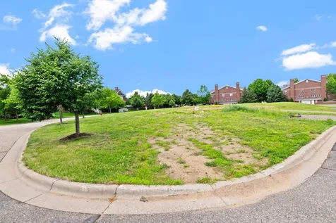 10814 Falling Water Lane Woodbury MN 55129