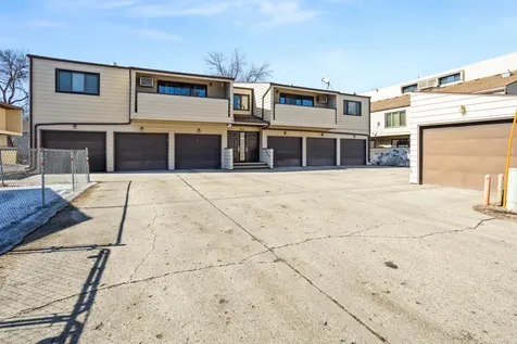 812 10th Street S Fargo ND 58103