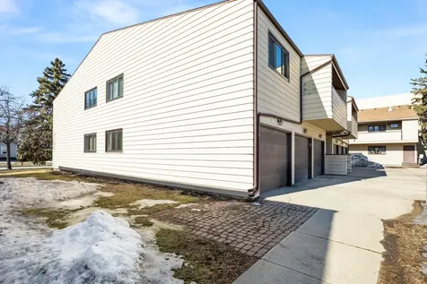 812 10th Street S Fargo ND 58103
