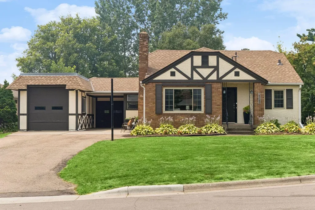 2123 Fairways Lane Roseville MN 55113