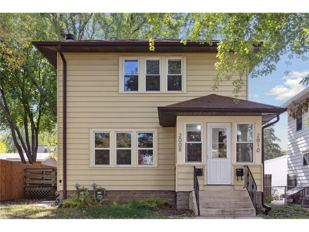 2010 Saint Clair Avenue Saint Paul MN 55105