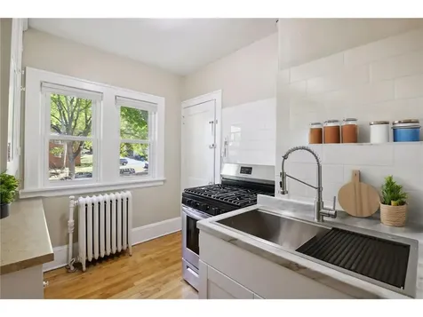2010 Saint Clair Avenue Saint Paul MN 55105