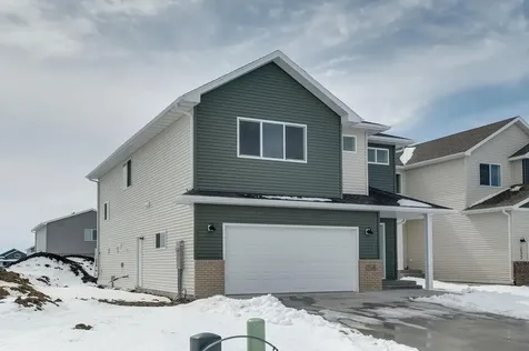 2529 36th Avenue S Moorhead MN 56560