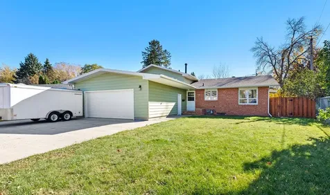 2807 Edgewood Drive N Fargo ND 58102