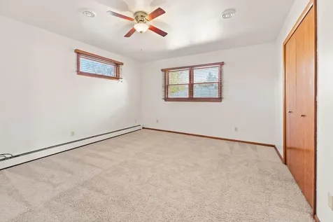 2807 Edgewood Drive N Fargo ND 58102